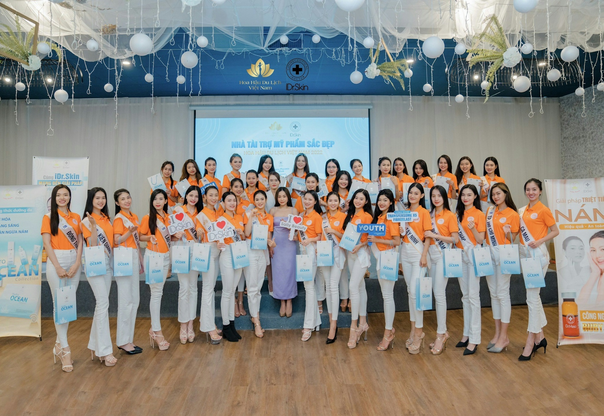 Top 35 Hoa hậu Du lịch Việt Nam 2022 gặp gỡ Nhà tài trợ iDr.Skin tại buổi Workshop Grand World Phú Quốc
